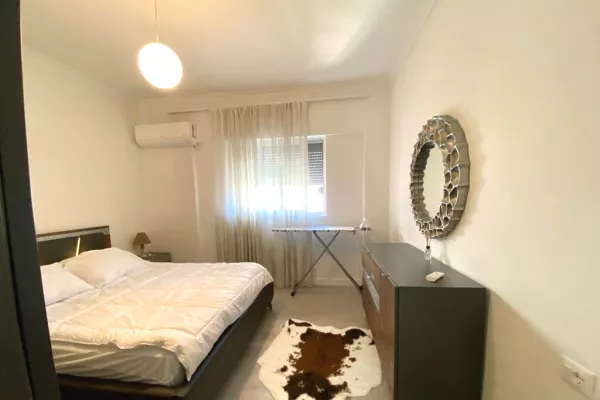 Shtepi me qera Apartament ne Tirane, 2+1, Mobilimi E mobiluar, Pagesa 900  Euro.
