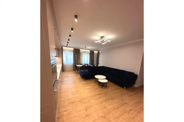 Casa in affitto 3+1 a Tirana - 1,100 Euro