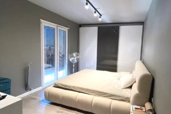 Shtepi ne shitje 1+1 ne Tirane - 175,000 Euro