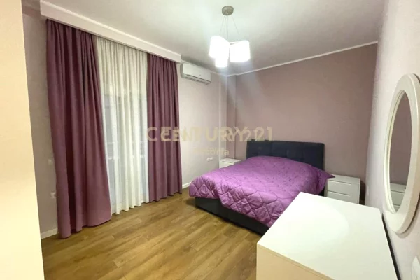 Shtepi me qera Apartament ne Tirane, 4+1, Mobilimi E mobiluar, Pagesa 1,200  Euro.
