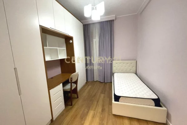 Shtepi me qera Apartament ne Tirane, 4+1, Mobilimi E mobiluar, Pagesa 1,200  Euro.