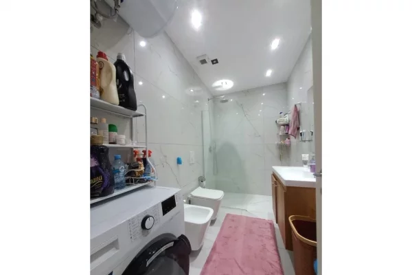 Shtepi me qera Apartament ne Tirane, 4+1, Mobilimi E mobiluar, Pagesa 1,200  Euro.