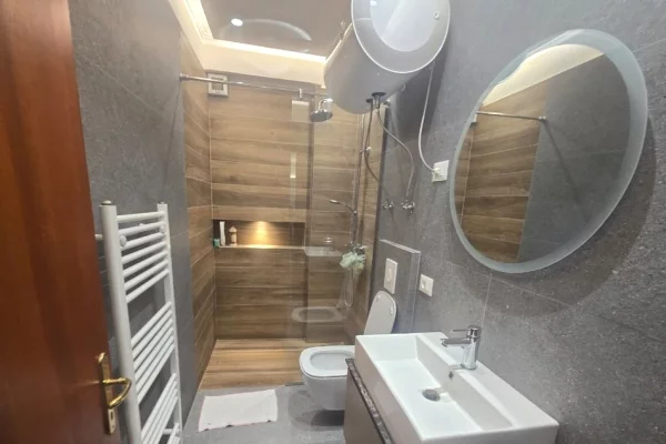 Shtepi me qera 1+1 ne Tirane - 600 Euro