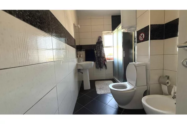Shtepi me qera 2+1 ne Tirane - 550 Euro