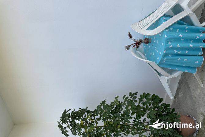 Shtepi me qera Apartament ne Durres, Garsoniere, Mobilimi E mobiluar, Pagesa 17,000  Leke.