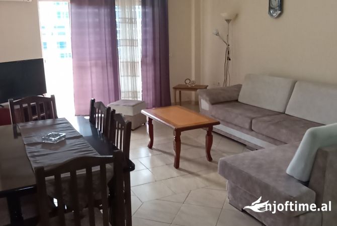 Shtepi me qera 2+1 ne Tirane - 650 Euro