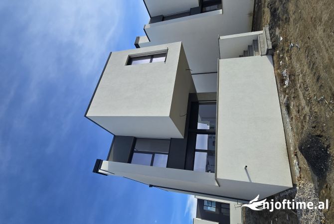 Shtepi ne shitje 3+1 ne Durres - 370,000 Euro