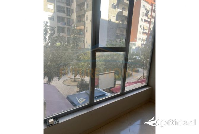 Ambient biznesi me qera 1+1 ne Tirane - 350 Euro