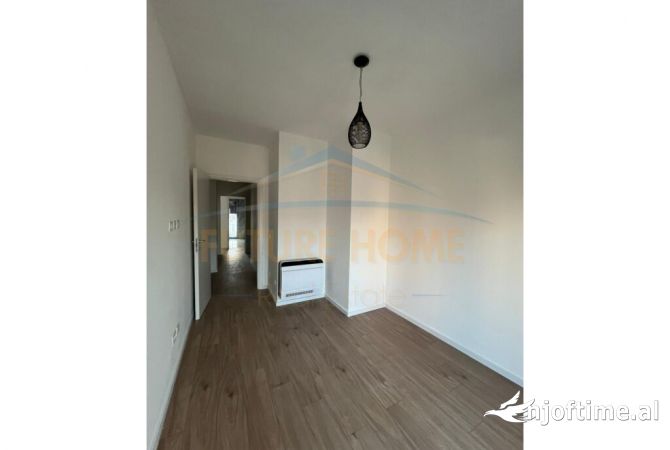 Ambient biznesi me qera 3+1 ne Tirane - 510 Euro