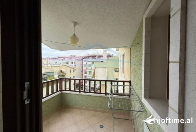 Shtepi me qera 2+1 ne Tirane - 800 Euro