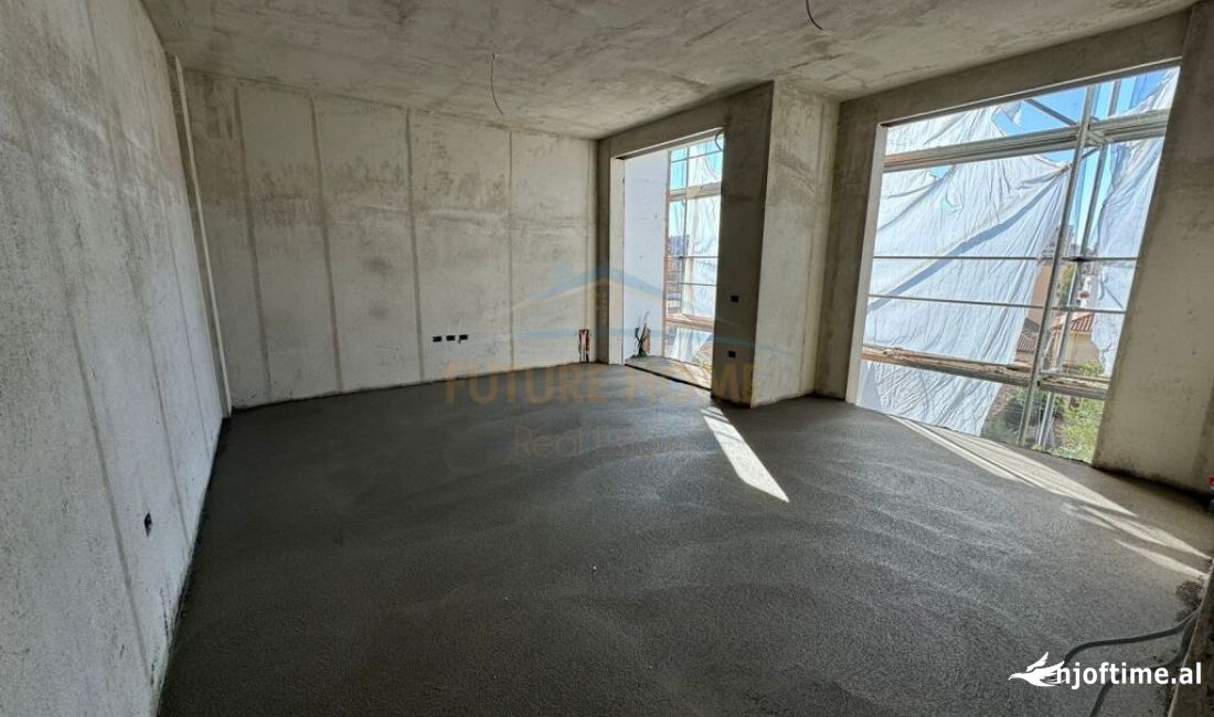 Shtepi ne shitje Apartament ne Tirane, 1+1, Mobilimi Bosh, pa mobiluar, Pagesa 116,960  Euro.