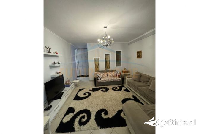 Shtepi me qera 2+1 ne Tirane - 450 Euro