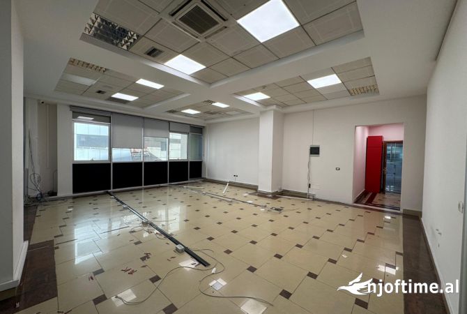 Ambient biznesi me qera 1+1 ne Tirane - 800 Euro