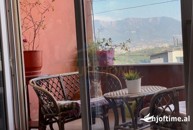 Shtepi ne shitje Apartament ne Tirane, 2+1, Mobilimi E mobiluar, Pagesa 180,000  Euro.