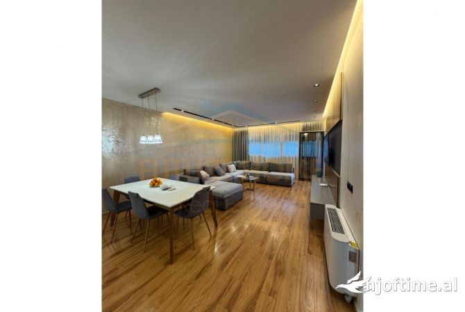 Shtepi ne shitje Apartament ne Tirane, 3+1, Mobilimi E mobiluar, Pagesa 360,000  Euro.