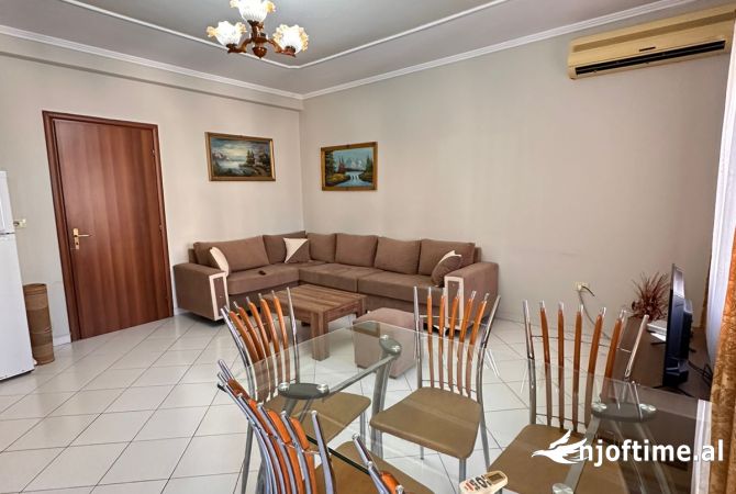 Shtepi ne shitje Apartament ne Tirane, 2+1, Mobilimi E mobiluar, Pagesa 133,000  Euro.