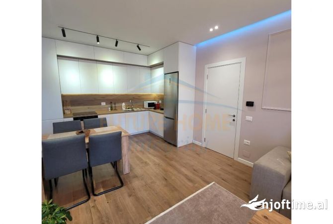 Shtepi me qera Apartament ne Tirane, 2+1, Mobilimi E mobiluar, Pagesa 800  Euro.