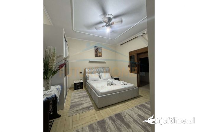 Shtepi me qera Shtepi Private ne Tirane, 2+1, Mobilimi E mobiluar, Pagesa 500  Euro.