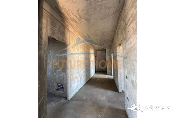 Shtepi ne shitje Apartament ne Tirane, 2+1, Mobilimi Bosh, pa mobiluar, Pagesa 340,000  Euro.