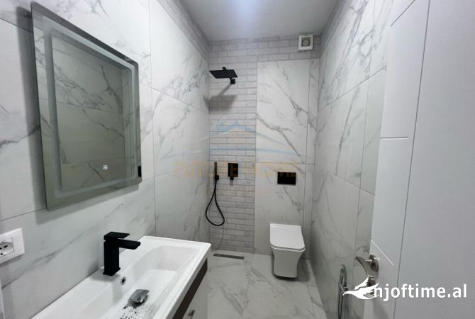 Jepet me Qera Per Zyra Apartament 2+1+2 ne Bllok. 