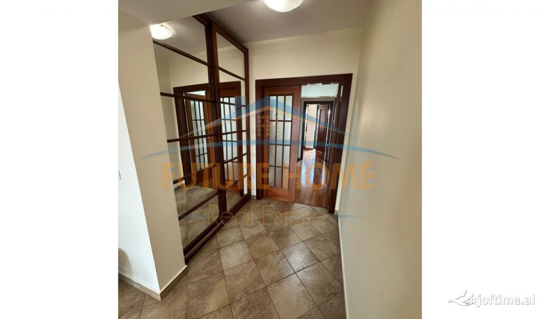 Shtepi me qera Apartament ne Tirane, 2+1, Mobilimi E mobiluar, Pagesa 1,200  Euro.