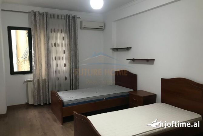 Shtepi me qera 2+1 ne Tirane - 800 Euro