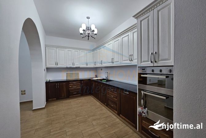 Shtepi me qera 2+1 ne Tirane - 600 Euro