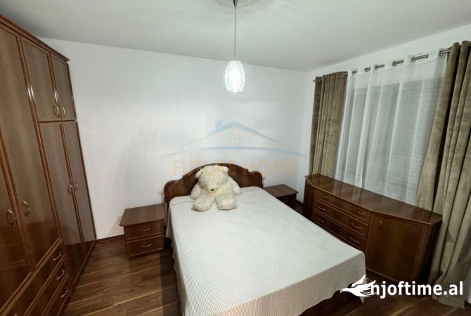 Shtepi me qera Apartament ne Tirane, 3+1, Mobilimi E mobiluar, Pagesa 850  Euro.