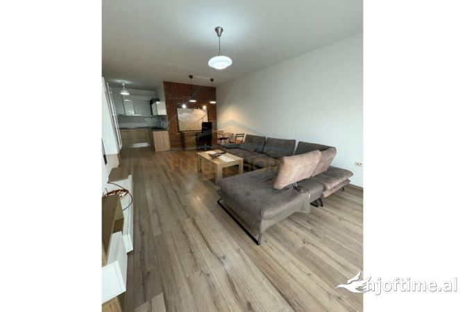 Shtepi me qera 2+1 ne Tirane - 700 Euro