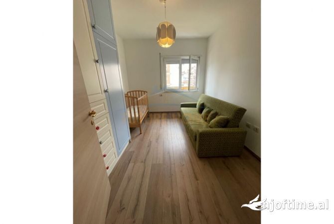 Shtepi me qera 2+1 ne Tirane - 700 Euro