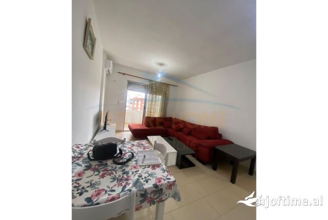 Shtepi me qera Apartament ne Tirane, 1+1, Mobilimi E mobiluar, Pagesa 400  Euro.