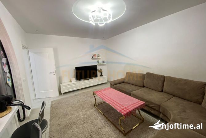 Shtepi ne shitje Apartament ne Tirane, 2+1, Mobilimi E mobiluar, Pagesa 150,000  Euro.