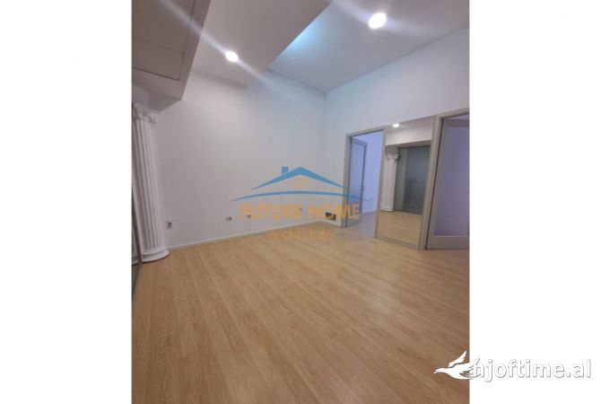 Ambient biznesi me qera 3+1 ne Tirane - 1,520 Euro