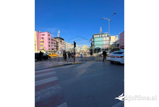 Ambient biznesi ne shitje 1+1 ne Tirane - 256,000 Euro