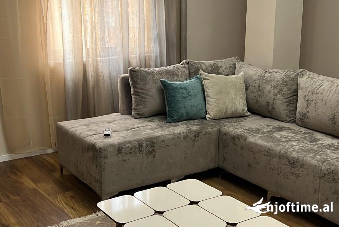 Shtepi me qera 2+1 ne Tirane - 700 Euro