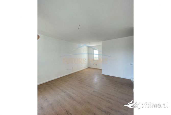 Shtepi ne shitje Apartament ne Tirane, 2+1, Mobilimi Bosh, pa mobiluar, Pagesa 108,000  Euro.