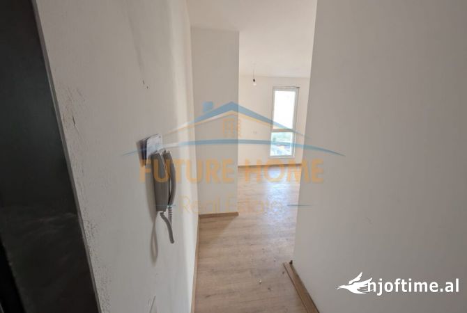 Shtepi ne shitje Apartament ne Tirane, 1+1, Mobilimi Bosh, pa mobiluar, Pagesa 77,000  Euro.