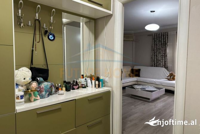 Shtepi ne shitje Apartament ne Tirane, 2+1, Mobilimi E mobiluar, Pagesa 210,000  Euro.