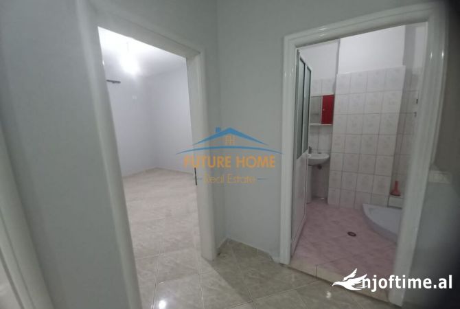 Shtepi me qera 2+1 ne Tirane - 300 Euro