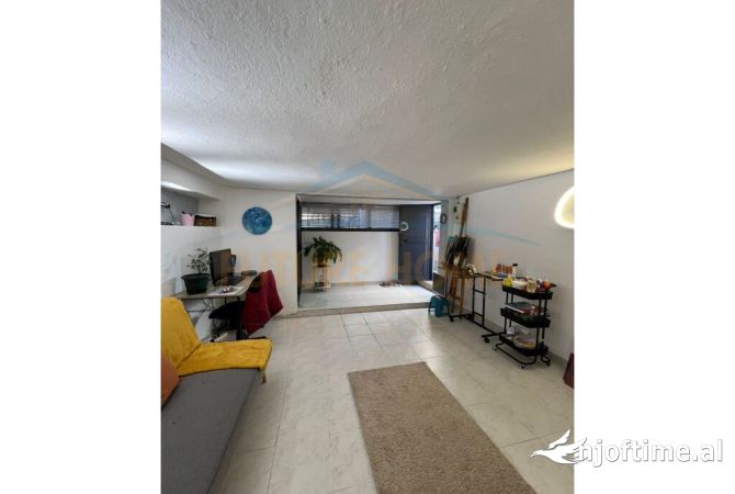 Ambient biznesi ne shitje 1+1 ne Tirane - 84,000 Euro