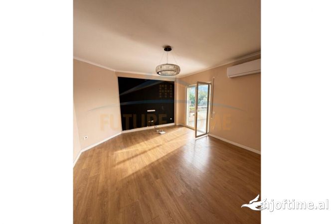 Shtepi ne shitje 2+1 ne Tirane - 130,000 Euro