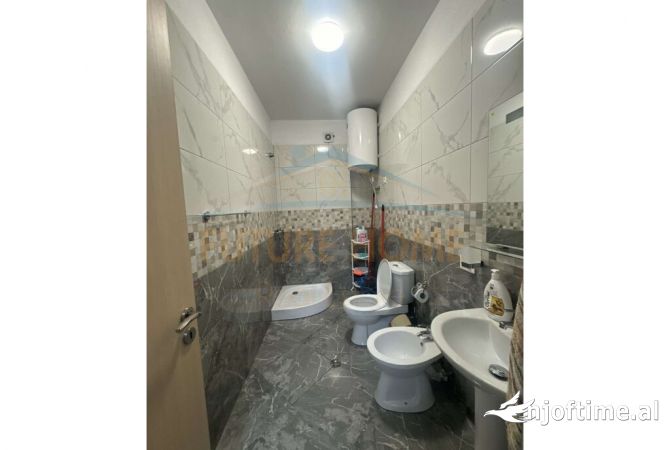 Shtepi me qera Apartament ne Tirane, 2+1, Mobilimi E mobiluar, Pagesa 650  Euro.