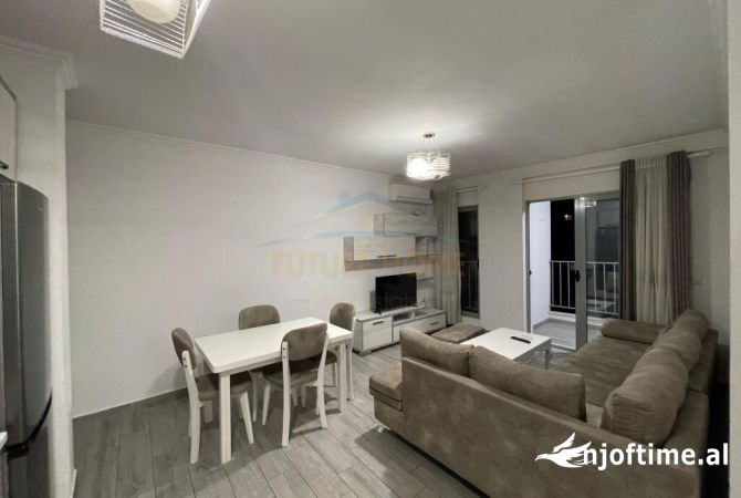 Shtepi me qera Apartament ne Tirane, 2+1, Mobilimi E mobiluar, Pagesa 550  Euro.