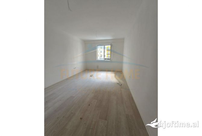 Shtepi ne shitje Apartament ne Tirane, 2+1, Mobilimi Bosh, pa mobiluar, Pagesa 155,000  Euro.