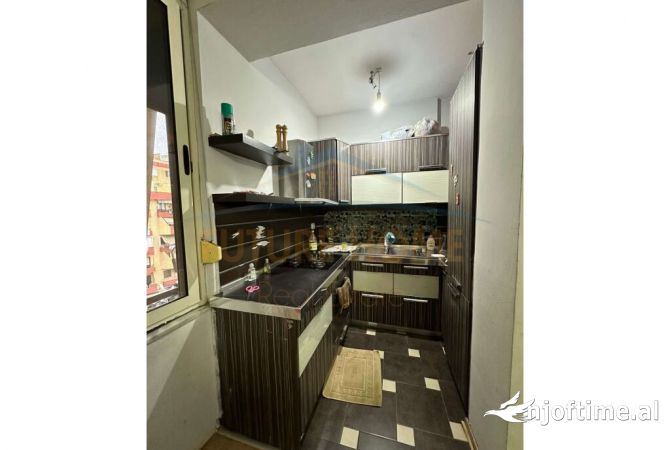 Shtepi ne shitje Apartament ne Tirane, 1+1, Mobilimi E mobiluar, Pagesa 100,000  Euro.