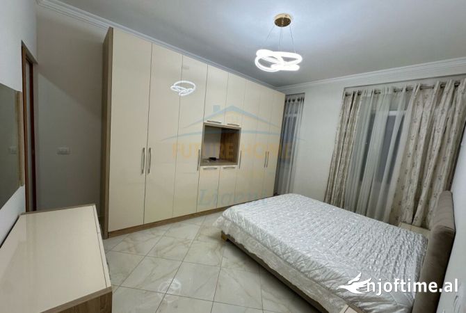 Shtepi ne shitje Apartament ne Tirane, 2+1, Mobilimi E mobiluar, Pagesa 227,000  Euro.