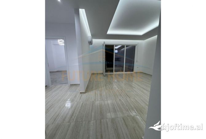 Ambient biznesi me qera 3+1 ne Tirane - 600 Euro