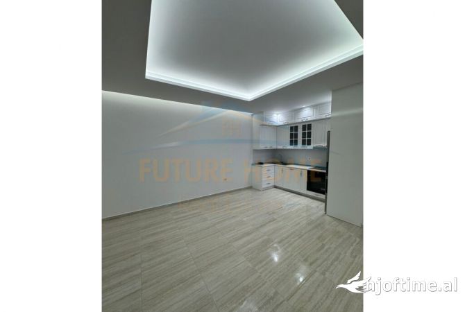 Jepet me Qera Apartament 2+1+2+Post Parkimi, Fusha e Aviacionit