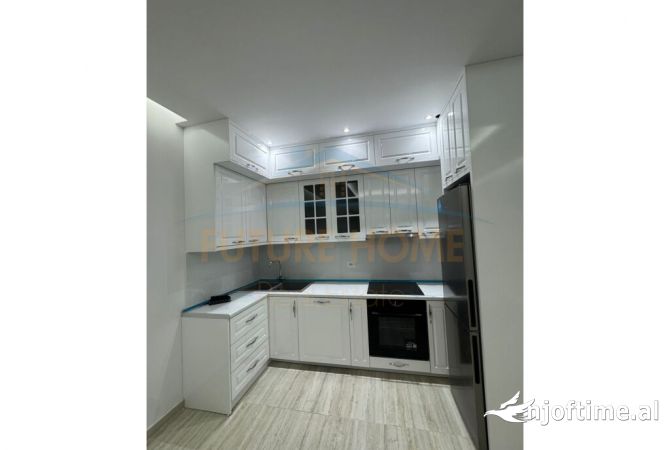 Ambient biznesi me qera 3+1 ne Tirane - 600 Euro