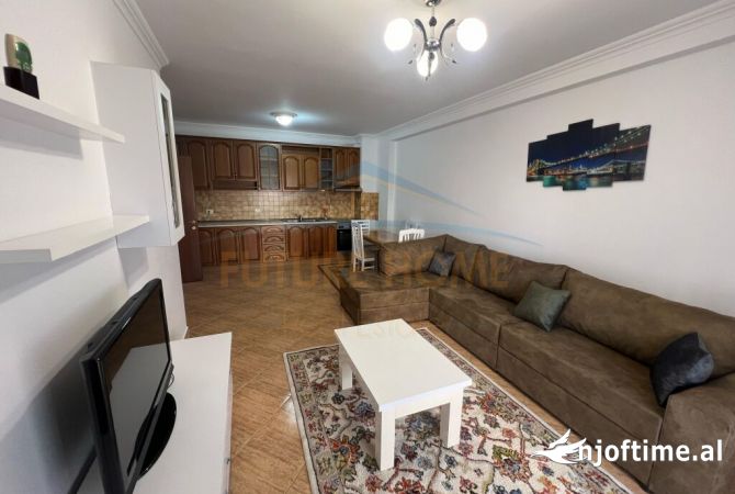 Shtepi me qera Apartament ne Tirane, 2+1, Mobilimi E mobiluar, Pagesa 700  Euro.